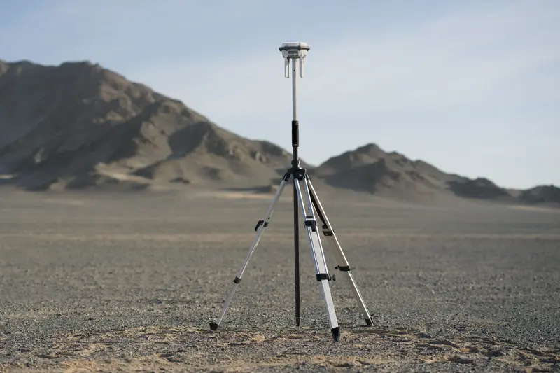 D RTK 3 Survey Pole and Tripod Kit (1)